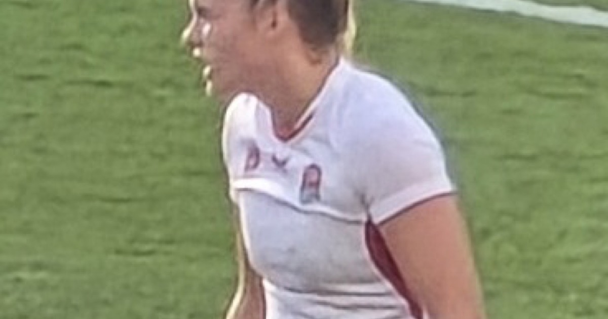 Zoe Aldcroft playing for England at the 2025 Womens Rugby World Cup